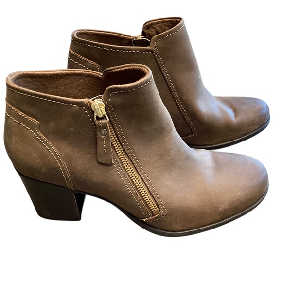Clarks Shoes - Clarks Verona Brown Leather Ankle Boots Side‎ Zip Block Heel 8.5M Western EUC